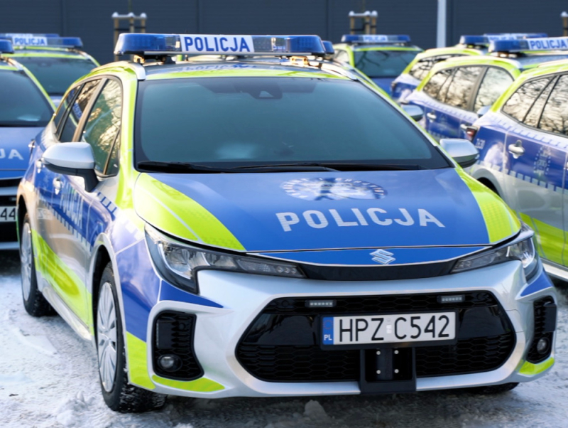 35 nowych hybrydowych radiowozów na ulicach Warszawy