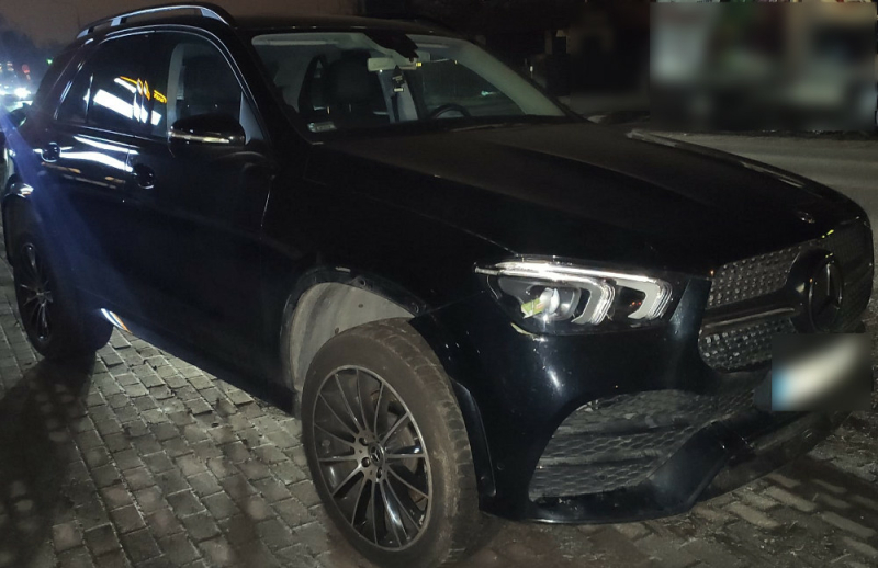Policjanci odzyskali kolejnego przywłaszczonego mercedesa