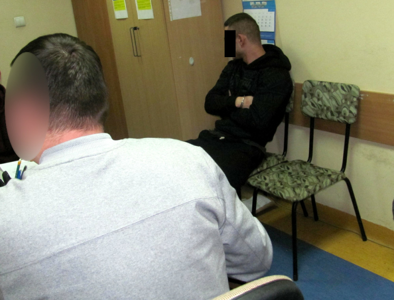 Uciekał przed policjantami, bo był poszukiwany i jechał na zakazie