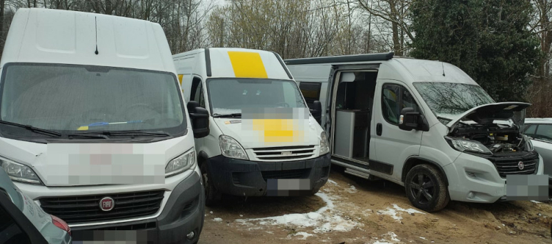Dziupla zlikwidowana, odzyskanych 5 busów, zarzuty dla pasera