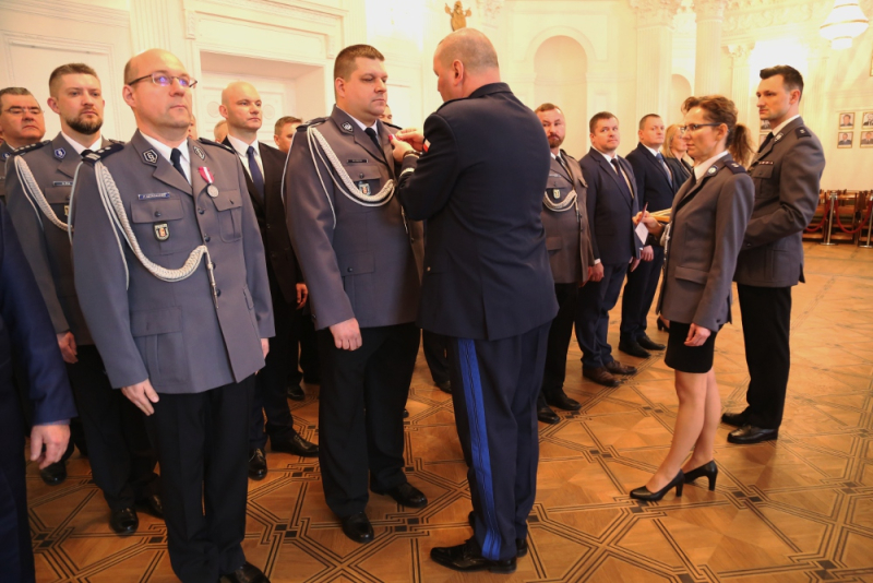 Uroczystość wręczenia medali i odznaczeń w KSP