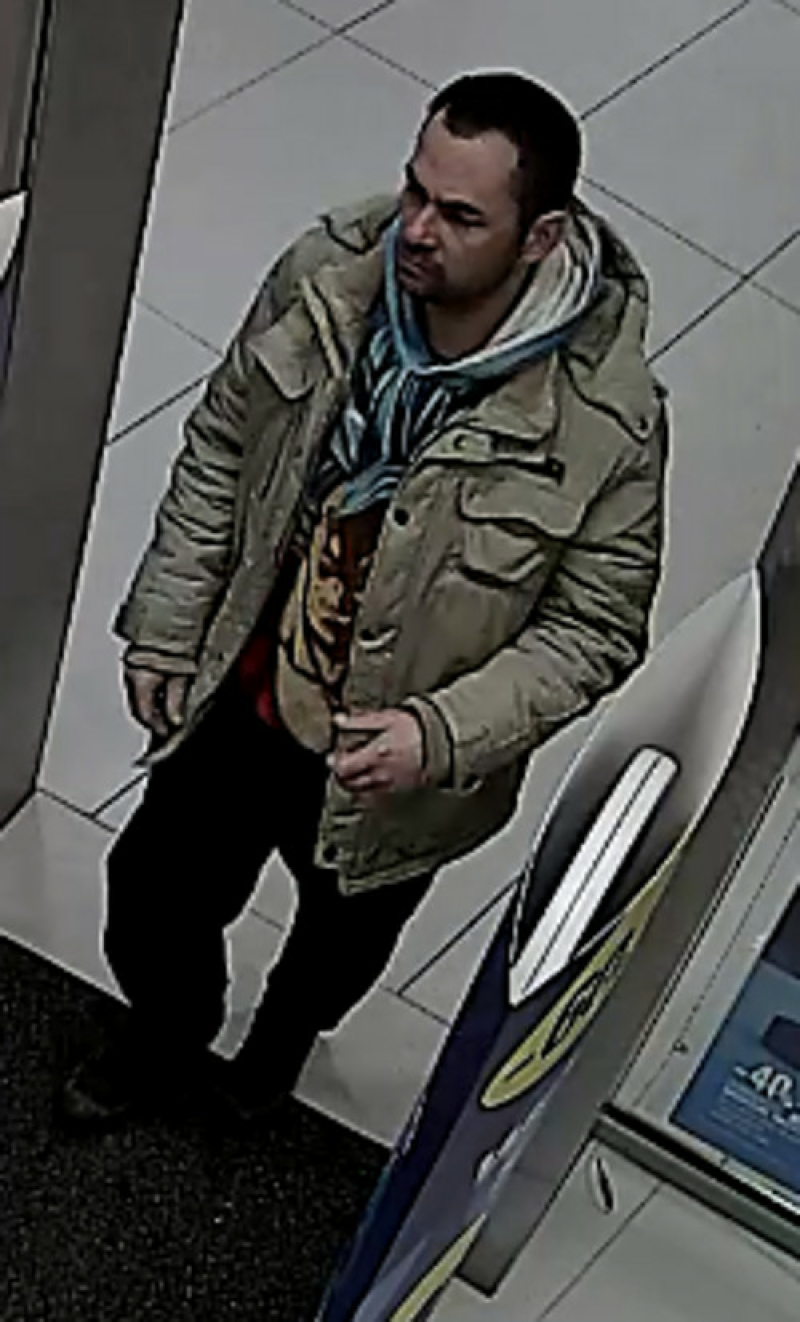 Kradzież w drogerii - rozpoznajesz tego mężczyznę?