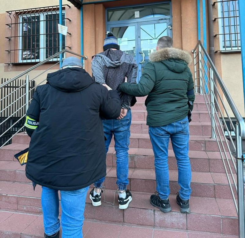 Policjanci zatrzymali poszukiwanego, który do odbycia miał karę ponad 24 lat pozbawienia wolności