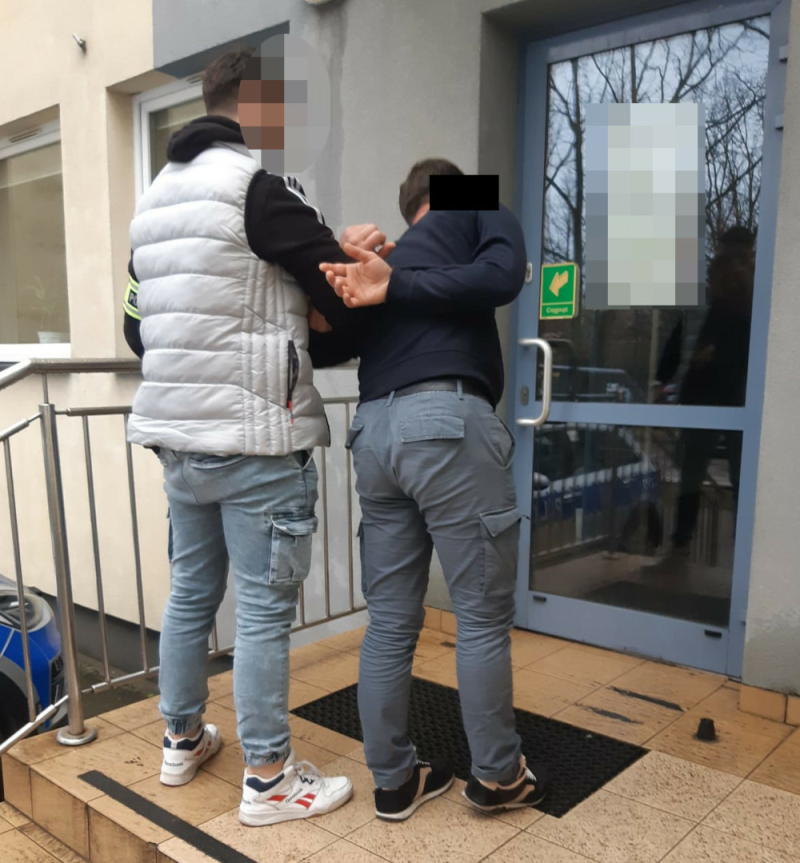 100 tysięcy skradzione metodą "na kolec"-podejrzany tymczasowo aresztowany