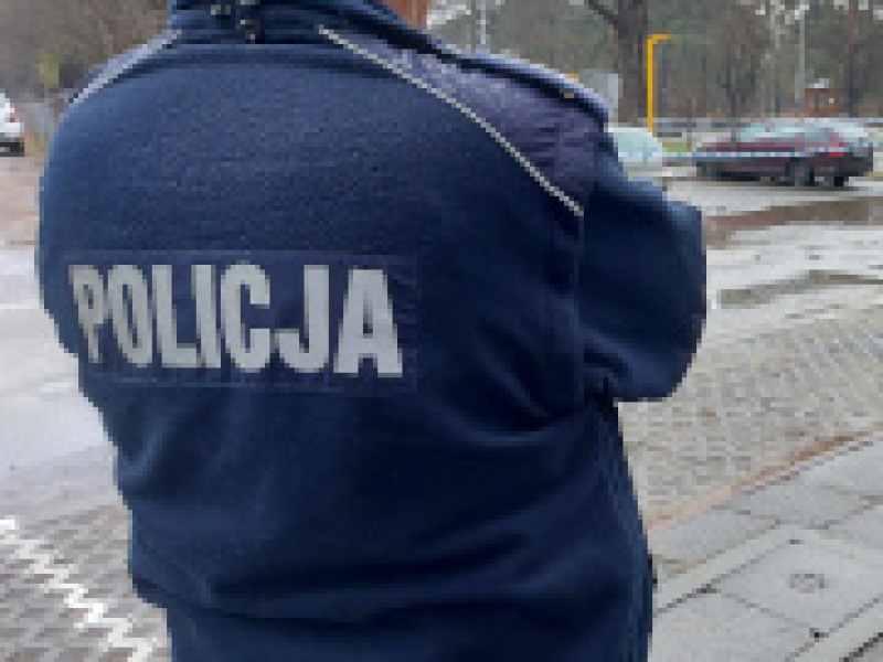 Pijany wiózł trzyletnią córkę i uderzył w przydrożny słup – niebawem stanie przed sądem