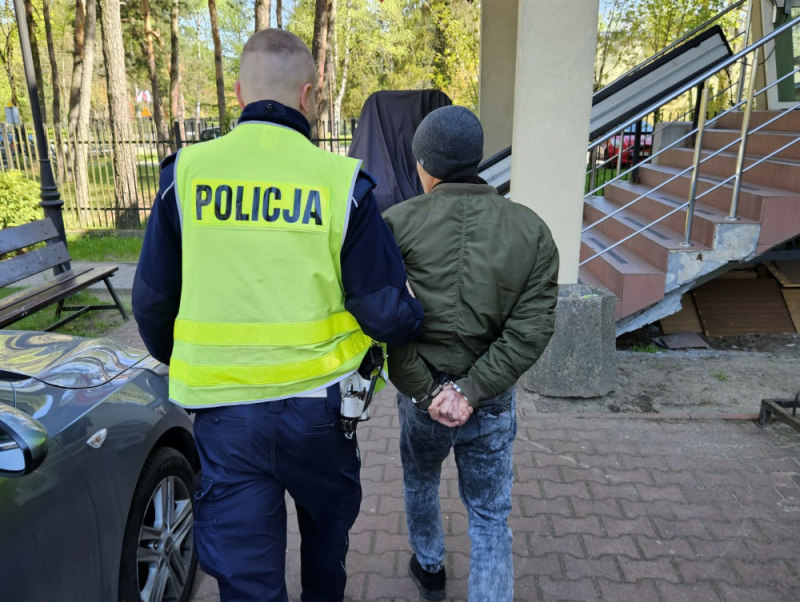 Po amfetaminie kierował dostawczakiem – narkotyki miał przy sobie, w aucie i na dnie bagażu