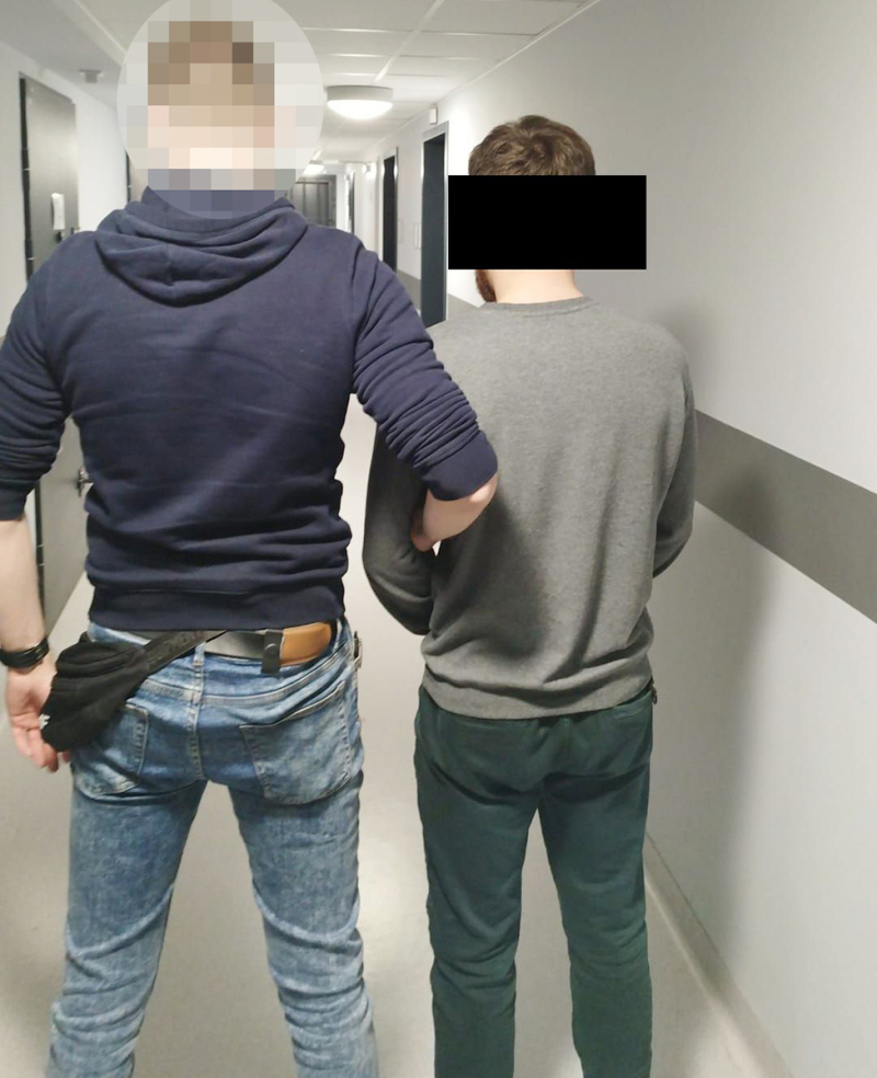 Odpowie za włamanie do samochodu oraz posiadanie narkotyków
