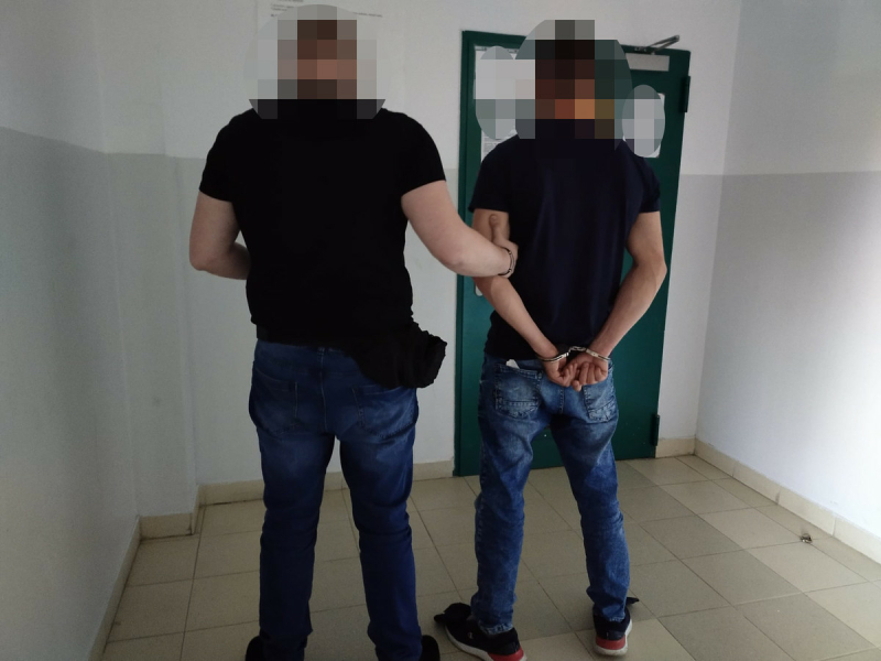 W trakcie ucieczki przed policjantami wyrzucił narkotyki