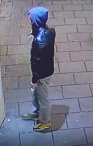 Kradzież z włamaniem do sklepu na Targówku - rozpoznajesz tego mężczyznę?