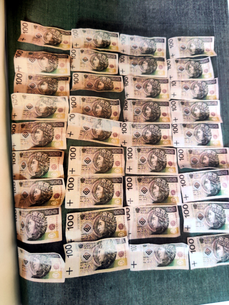Wprowadzali w obieg podrobione banknoty. Usłyszeli łącznie trzy zarzuty