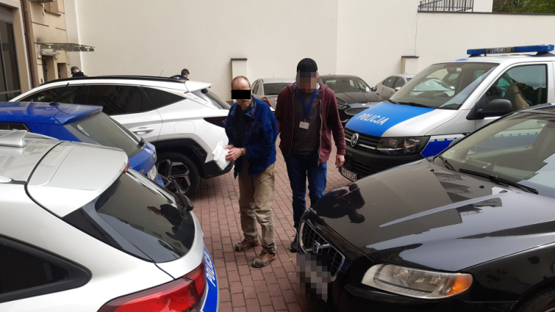 Chciał spalić matkę w jej mieszkaniu
