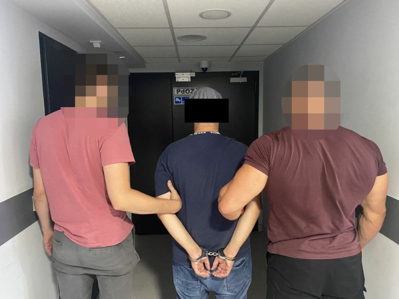Policjanci zatrzymali sprawców kradzieży z włamaniem