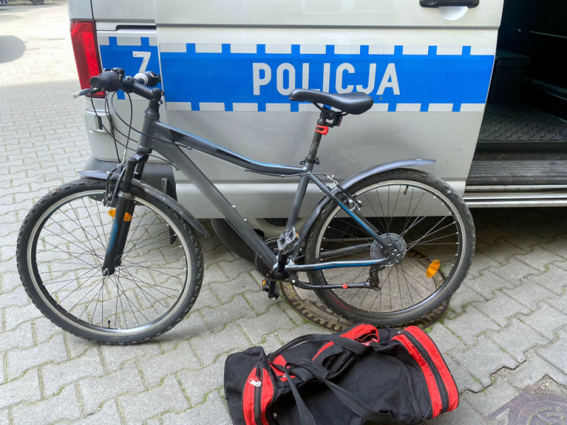 Uciekał skradzionym kilka minut wcześniej rowerem