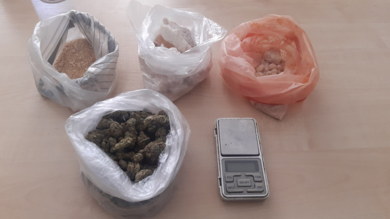 Areszt za posiadanie blisko kilograma narkotyków