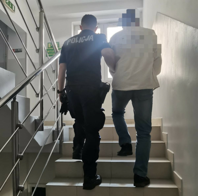 Poszukiwany listem gończym.....wpadł podczas spożywania alkoholu