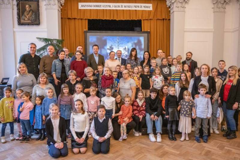Zielony plac Trzech Krzyży – drzewa mają swoich patronów
