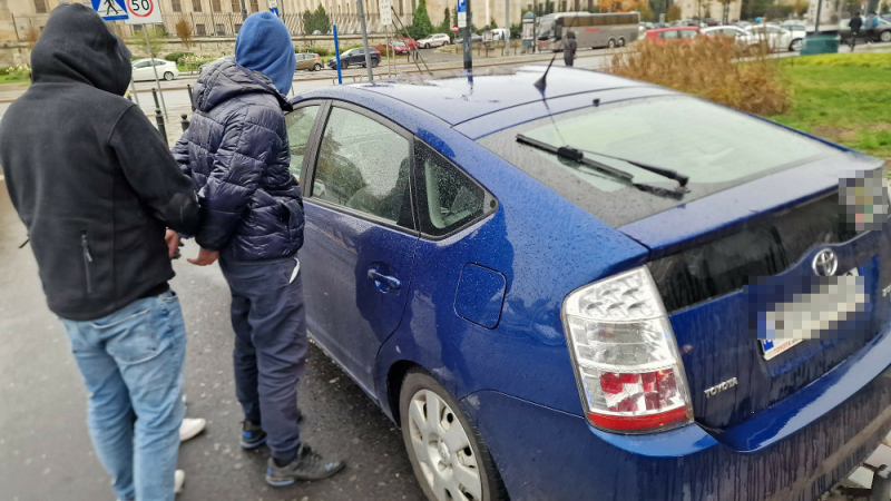 Kierowca przewozu osób na aplikację kierował po narkotykach, wcześniej został nagrany