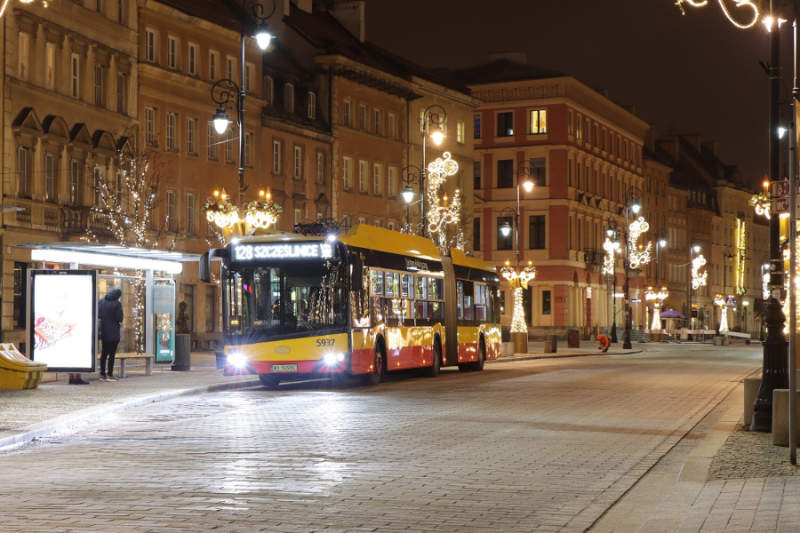 Dwanaście nowych „elektryków” na warszawskich ulicach