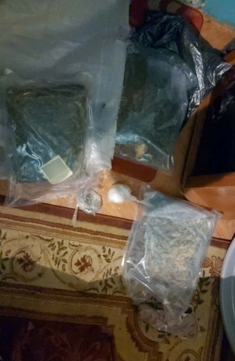 Areszt za posiadanie znacznej ilości narkotyków i papierosów bez polskich znaków akcyzy