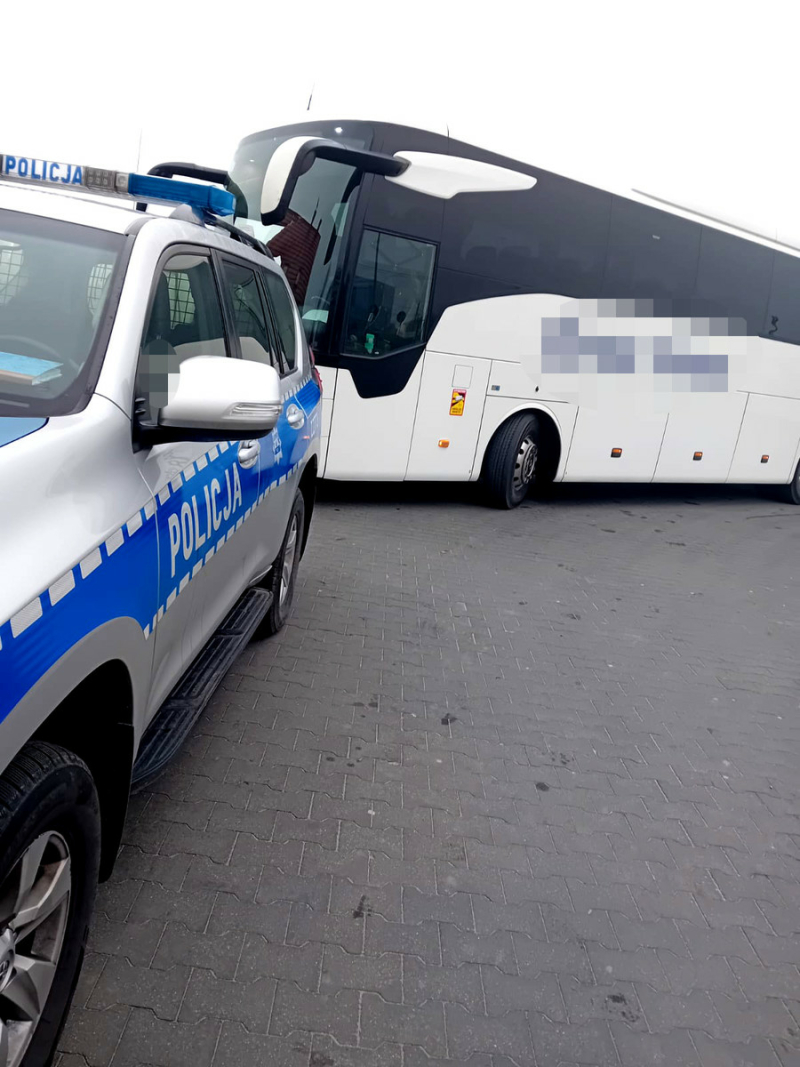 Takiego efektu kontroli autokaru nie spodziewał się chyba nikt...