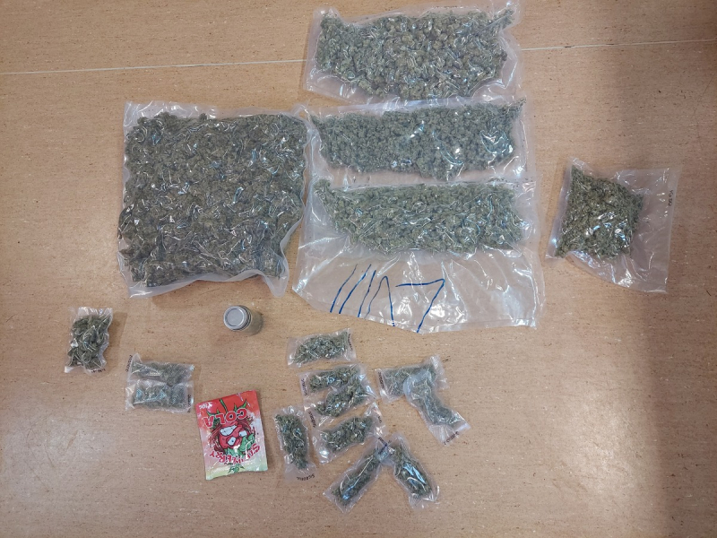 Kryminalni zabezpieczyli prawie 1,5 kilograma marihuany
