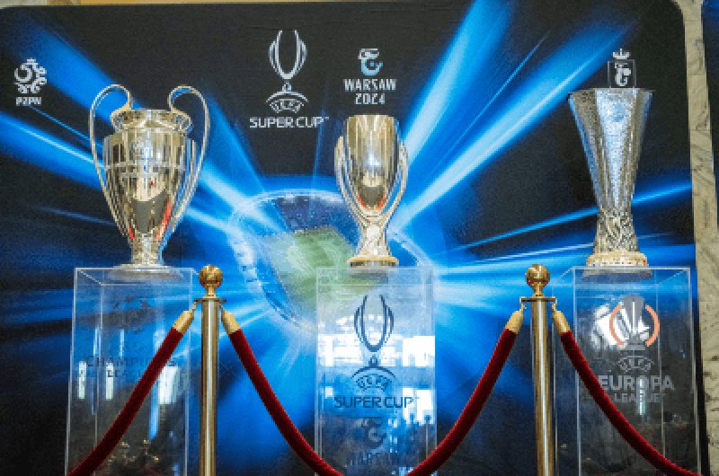 Super Cup na placu Zamkowym
