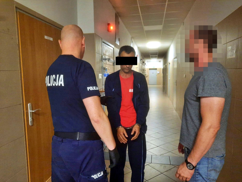 Areszt dla obywateli Ukrainy i Tadżykistanu za napaść na policjantów na warszawskiej "Olimpii"
