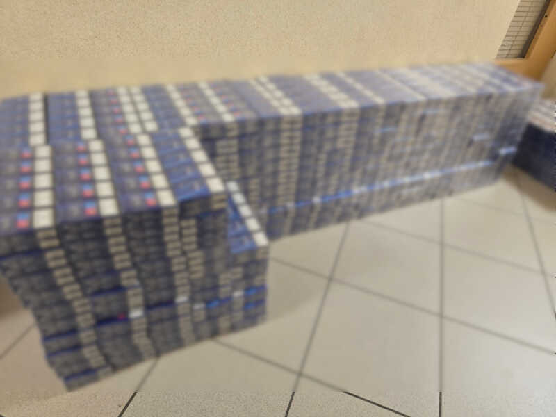 Magazyn, samochód i mieszkanie z „lewymi” papierosami