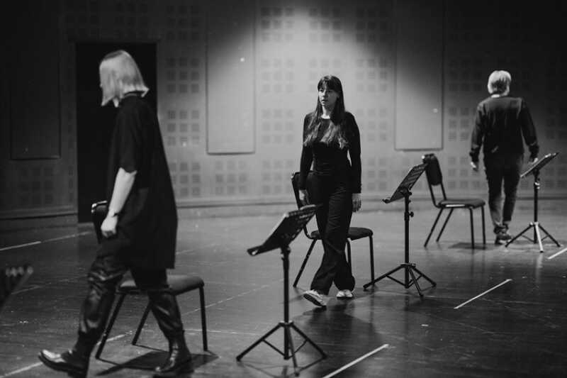 Luty z teatralnymi premierami