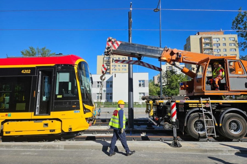 Pierwszy tramwaj na trasie na Stegny