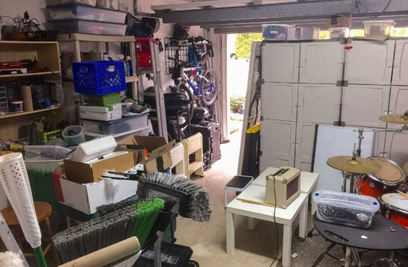 Co trzymają Polacy w garażu? Nie tylko samochód, ale też… tajemnice codzienności