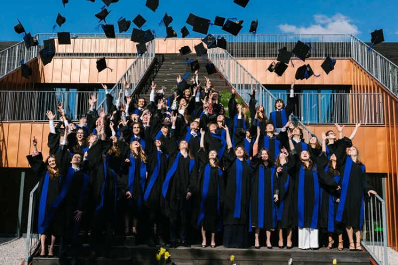 Akademeia High School z potrójnym sukcesem. Warszawska szkoła dołącza do światowej czołówki edukacji