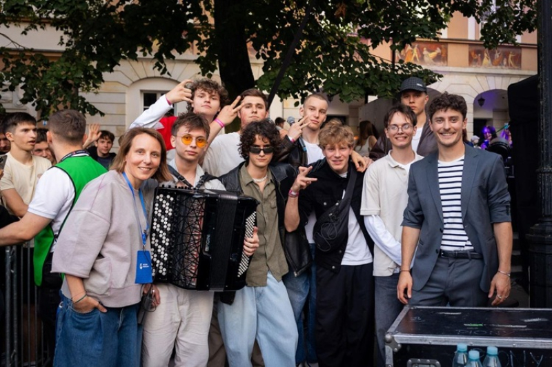 Rap na rocznicę odbudowy stolicy