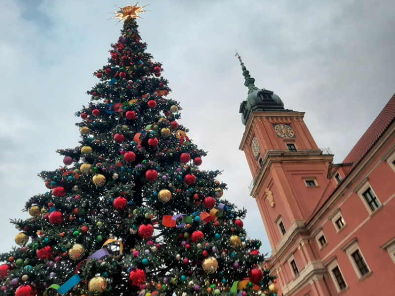Jarmark Bożonarodzeniowy w Warszawie 2025 i Iluminacje świąteczne – magia w sercu stolicy