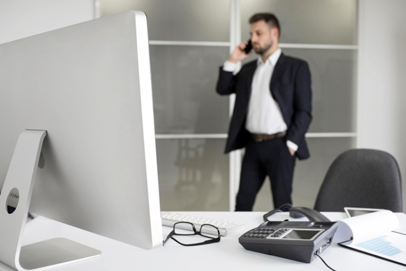 Jak wykryć podsłuch w biurze? Skuteczne metody identyfikacji zagrożeń