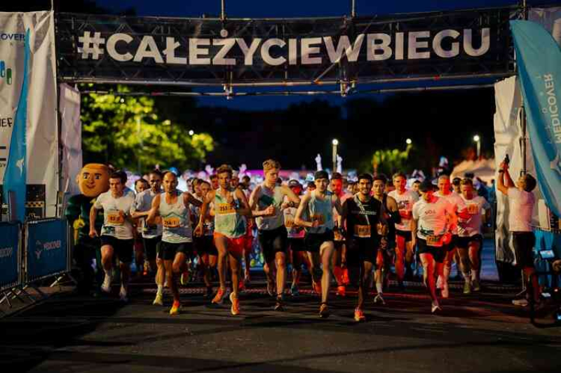 Nocny Bieg Firmowy powraca do stolicy! Rozświetlmy Warszawę w szczytnym celu