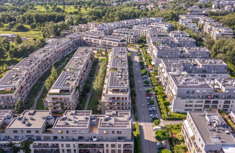 Jedna z największych wspólnot mieszkaniowych w Polsce optymalizuje koszty energii dzięki ambitnemu projektowi fotowoltaicznemu